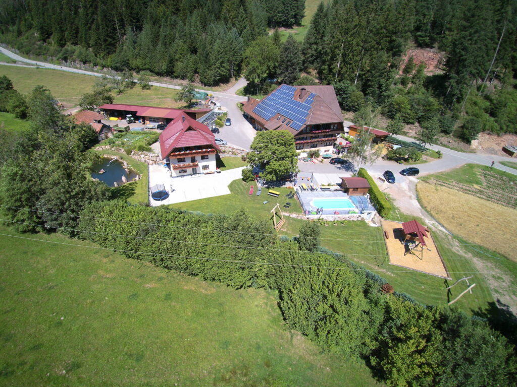 Luftbild vom Hinterschlauchbauernhof